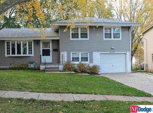 808 Smith Cir, Papillion, NE 68046
