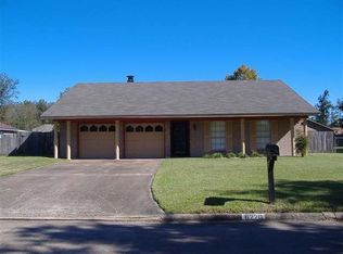 6220 Chisholm Trl, Beaumont, TX 77708