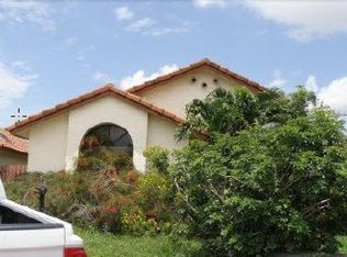 720 SW 113th Ave, Pembroke Pines, FL 33025