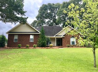 403 Sleepy Ln, Warner Robins, GA 31088