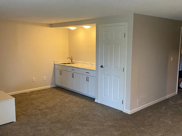 98 Carpenters Rdg #98 — Photo 48