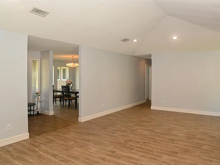 5254 N Braeswood Blvd — Photo 15