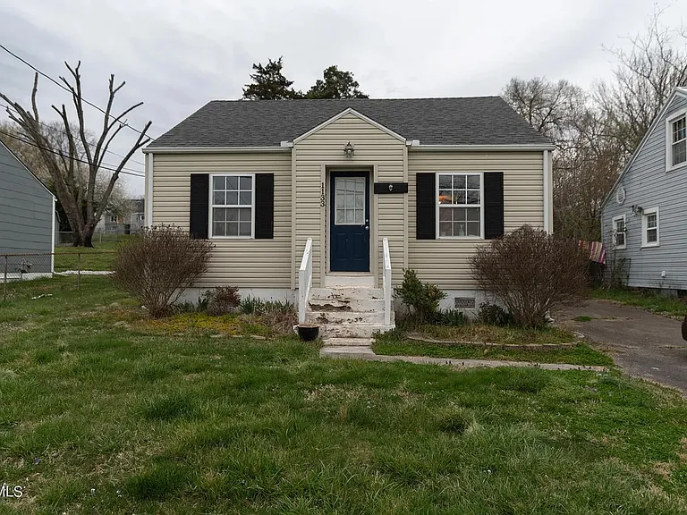 1133 Fair Dr — Photo 1