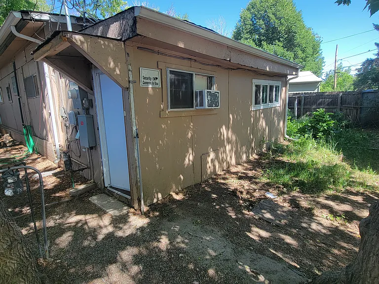 404 S Foote Ave — Photo 10