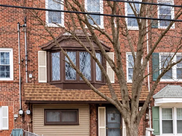 71 E 3rd St, Bayonne, NJ 07002
