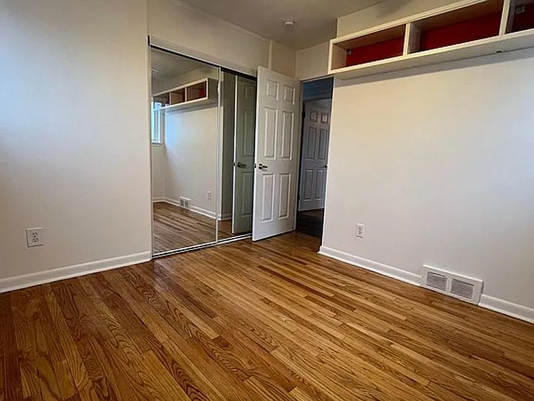 32049 Joy Rd — Photo 10