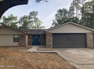 2712 Catherine Dr, Ocean Springs, MS 39564