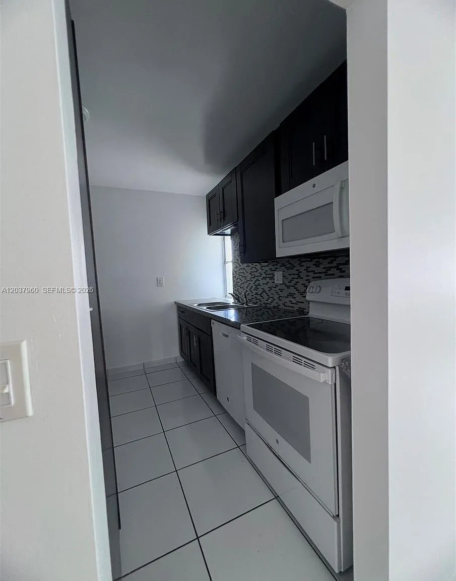 Arrowhead Condo No Vii — Photo 4