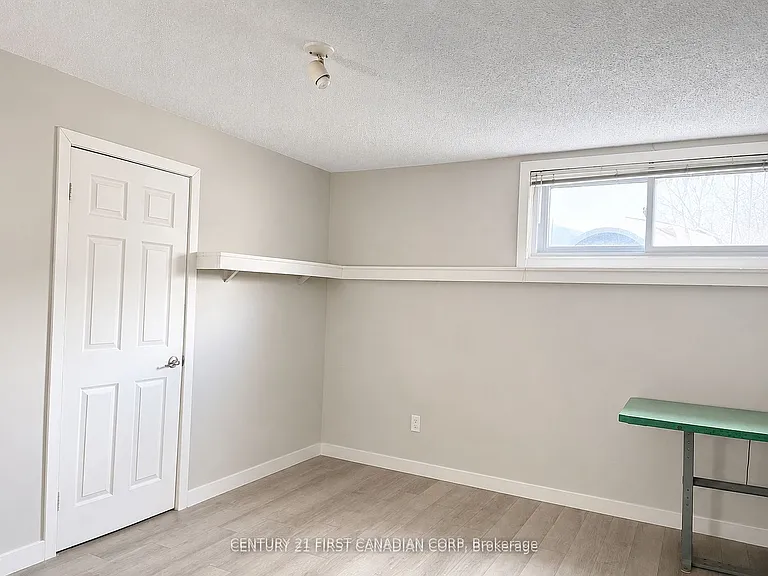 1341 Aldersbrook Rd — Photo 16
