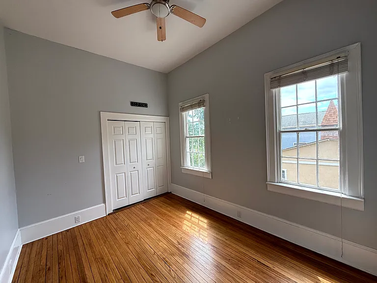 227 W Hall St — Photo 7