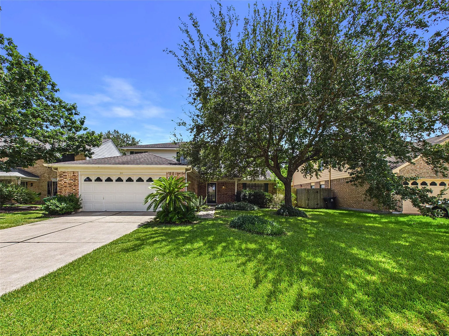 4 bed, 2.5 bath, 2464 sqft, $2,500 — Photo 1
