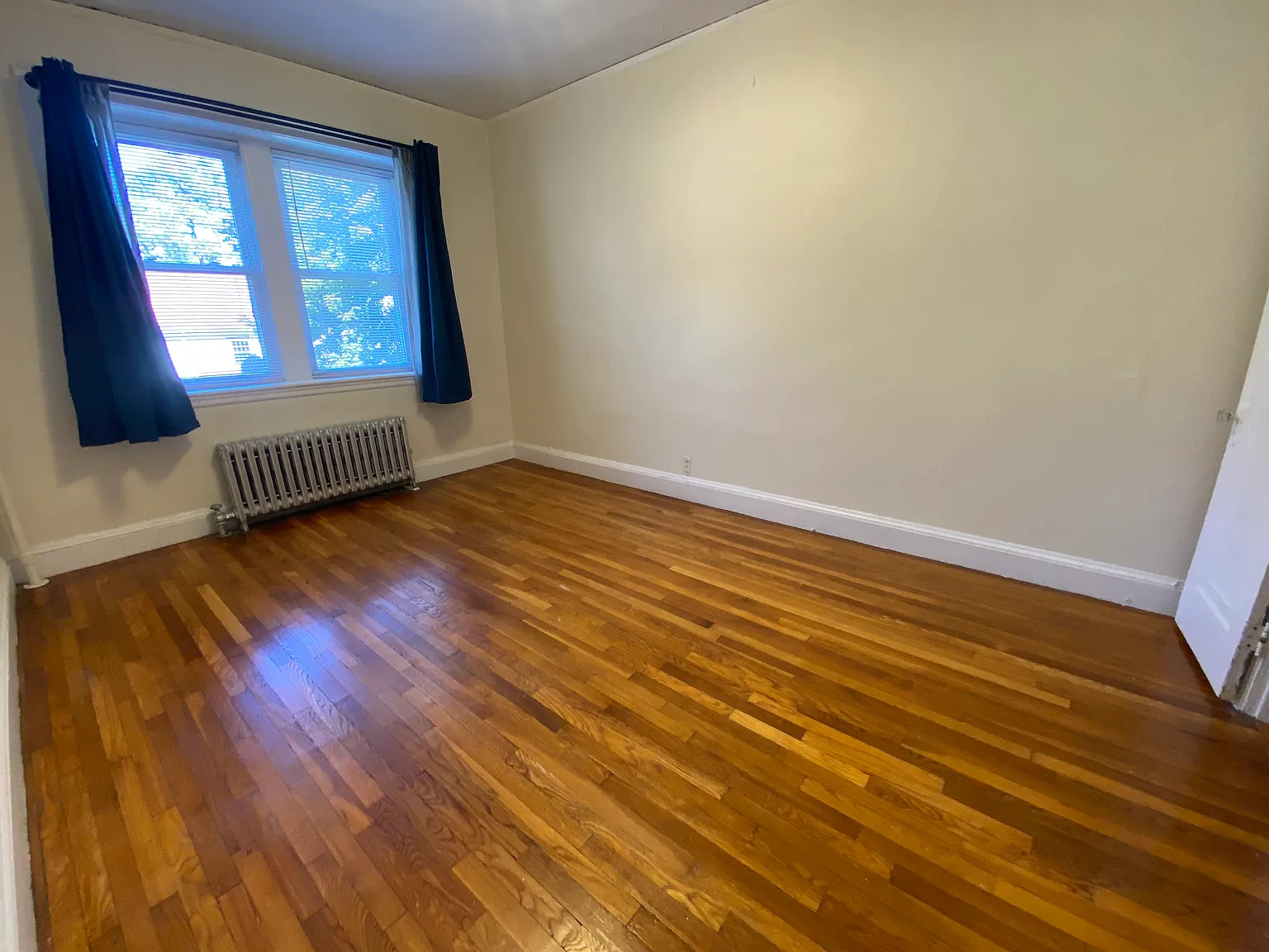 1 bed, 999 sqft, $2,365 — Photo 3