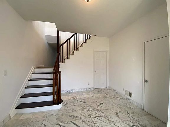3rd image of 18 Hemlock St Floor 2
