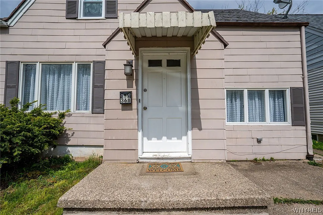 4 bed, 2.0 bath, 1292 sqft, $2,200 — Photo 4