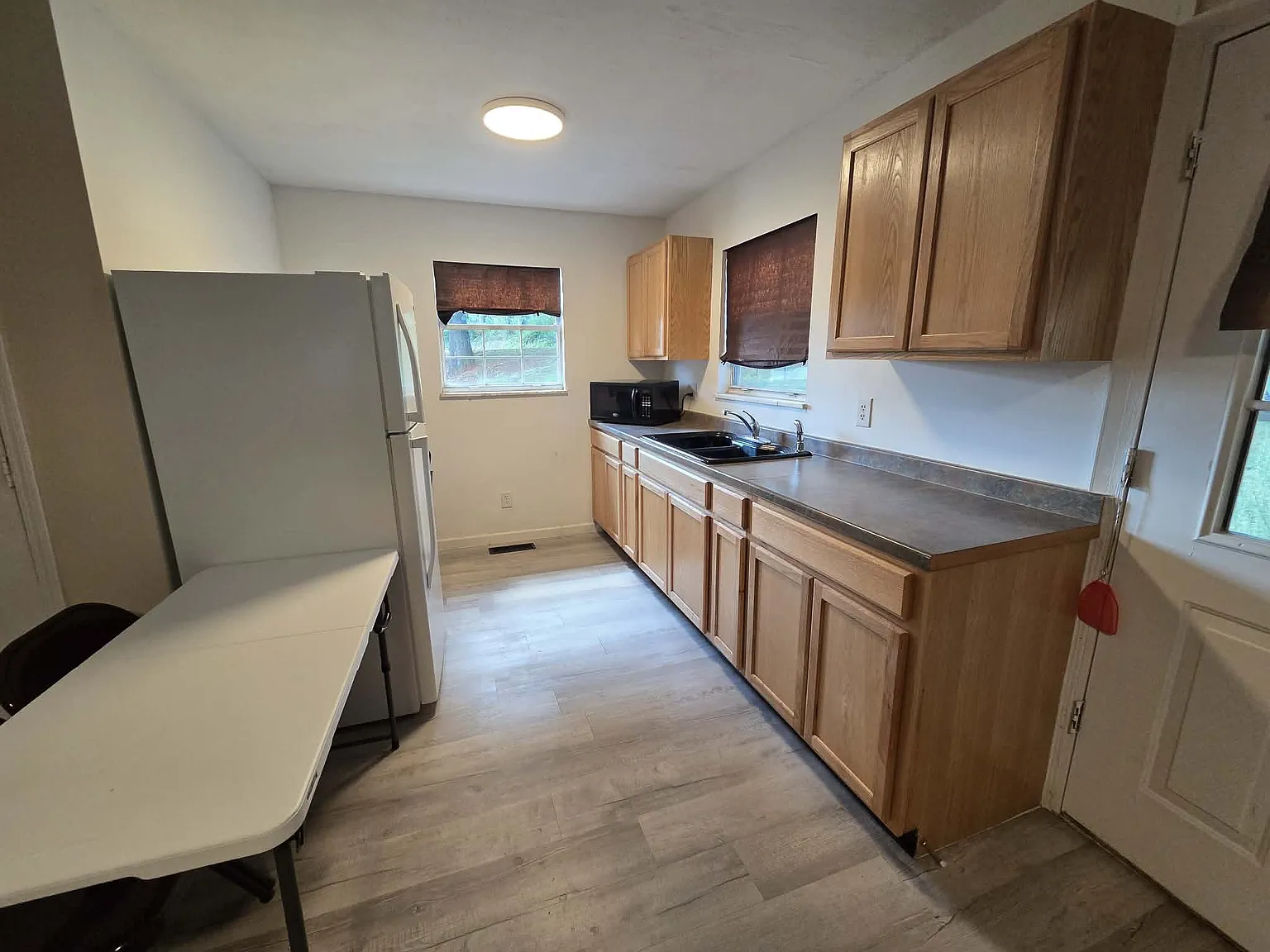 2 bed, 672 sqft, $1,600 — Photo 2