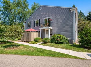 2624 Fenwick Ct, Ann Arbor, MI 48104