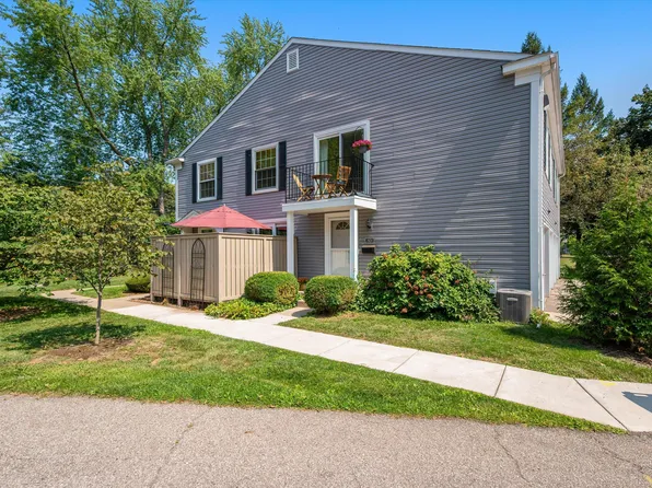 2624 Fenwick Ct, Ann Arbor, MI 48104