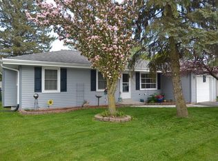 808 Bel Ric Dr, Kewaskum, WI 53040