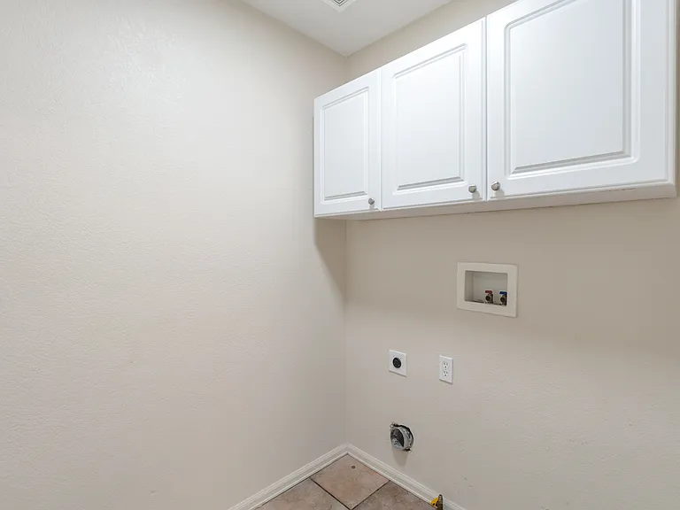 5327 S Ukraine St — Photo 27