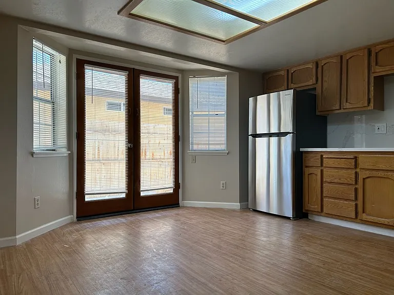1012 W Alene Ave #B — Photo 5