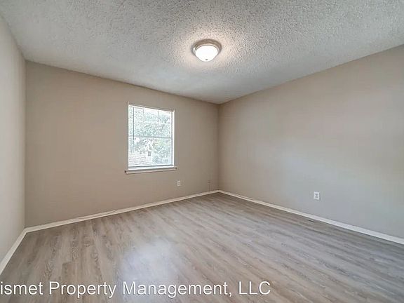 5th image of 3636 Spottswood Ave APT 2