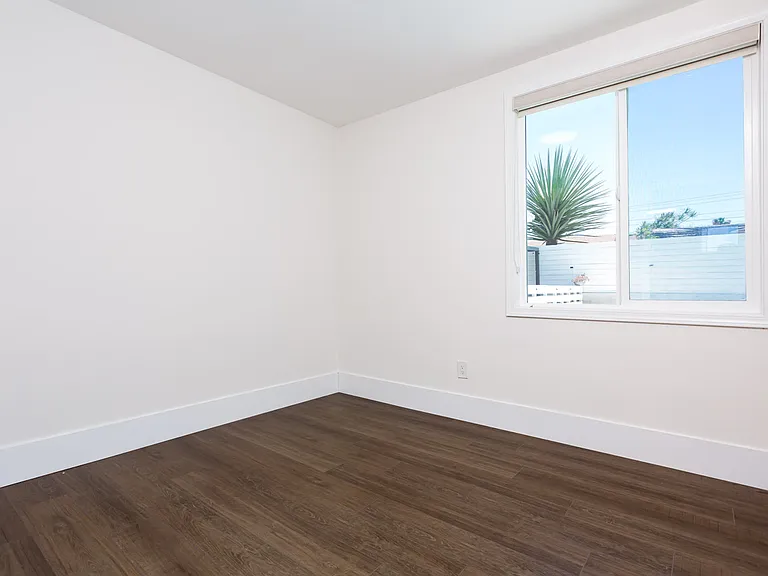 2021 Cardinal Dr — Photo 32