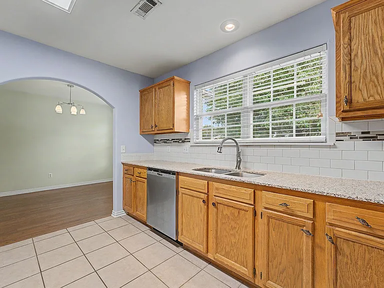 3801 SW Carriageway Ave — Photo 6