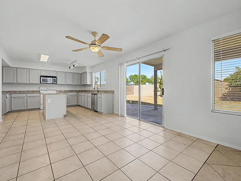 1295 S Honeysuckle Ln — Photo 18