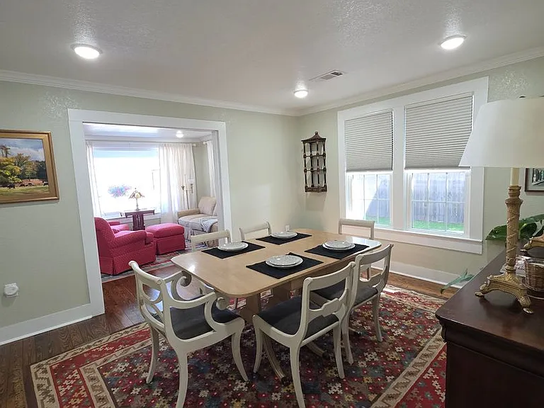 105 Pecan St — Photo 4