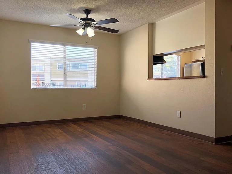 East Orange Village Apartments — Photo 40
