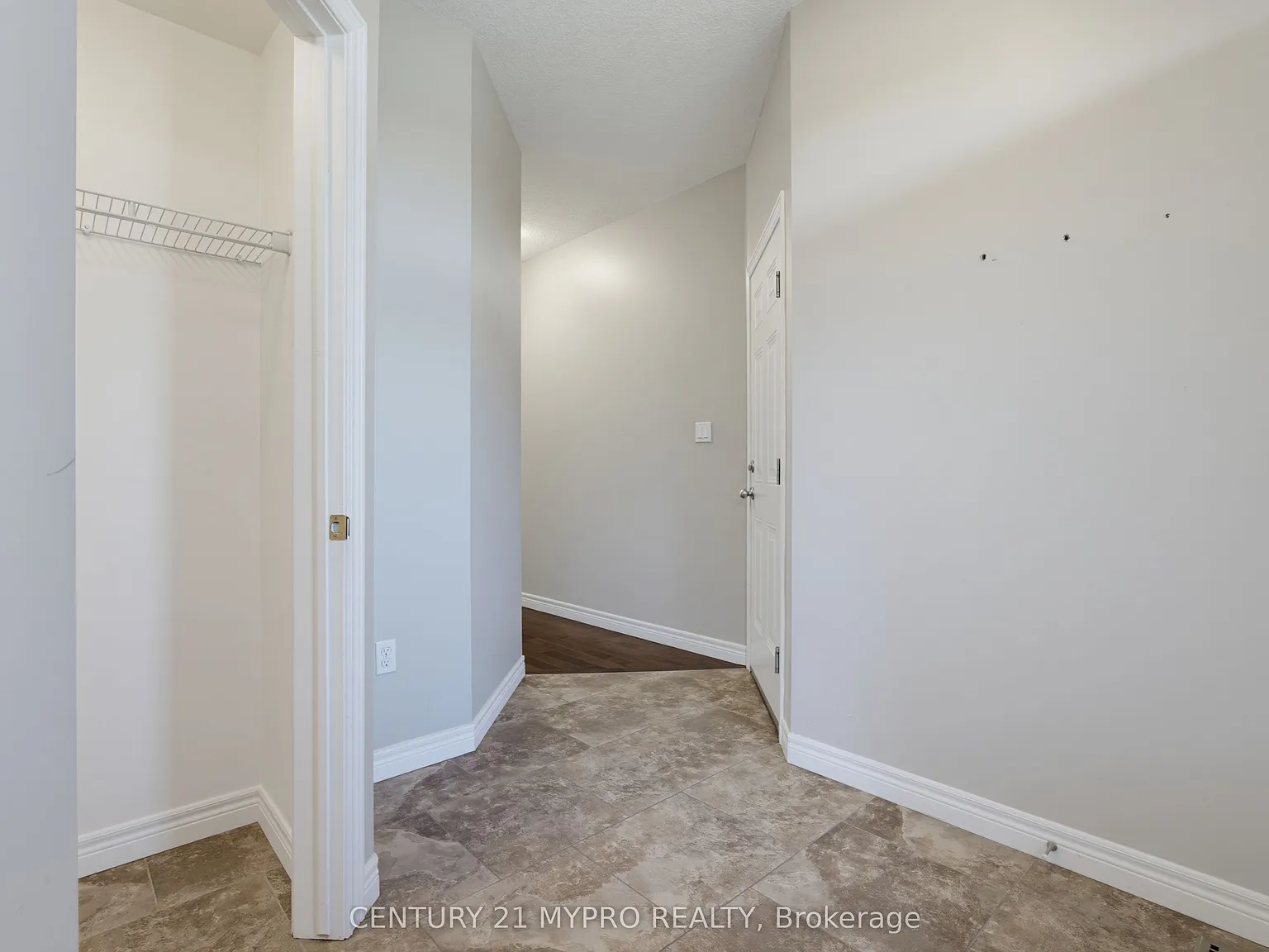 3 bed, $2,800 — Photo 4