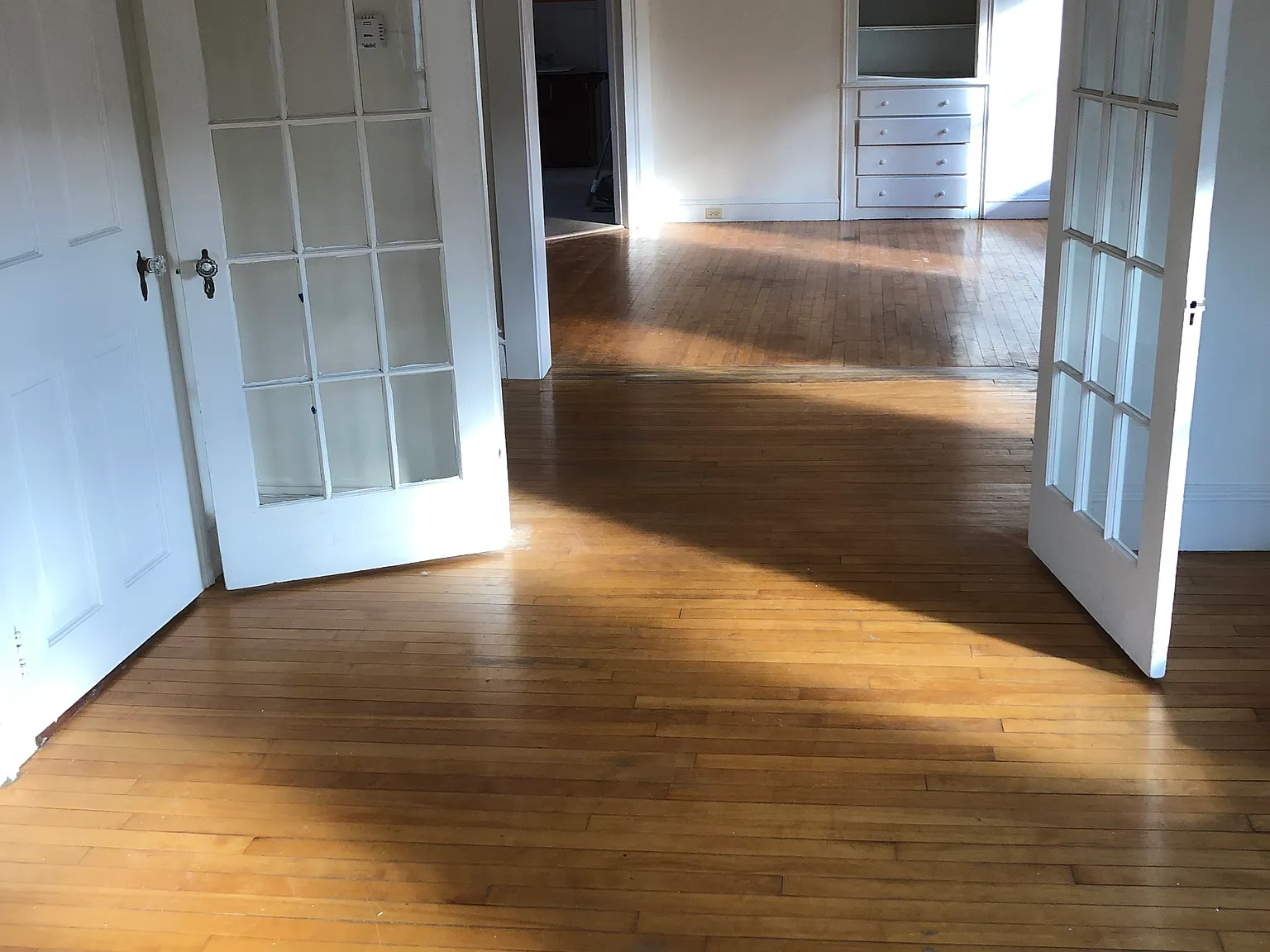 3 bed, 1070 sqft, $1,600 — Photo 3