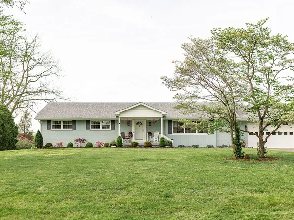 300 Scotts Ferry Rd E, Versailles, KY 40383