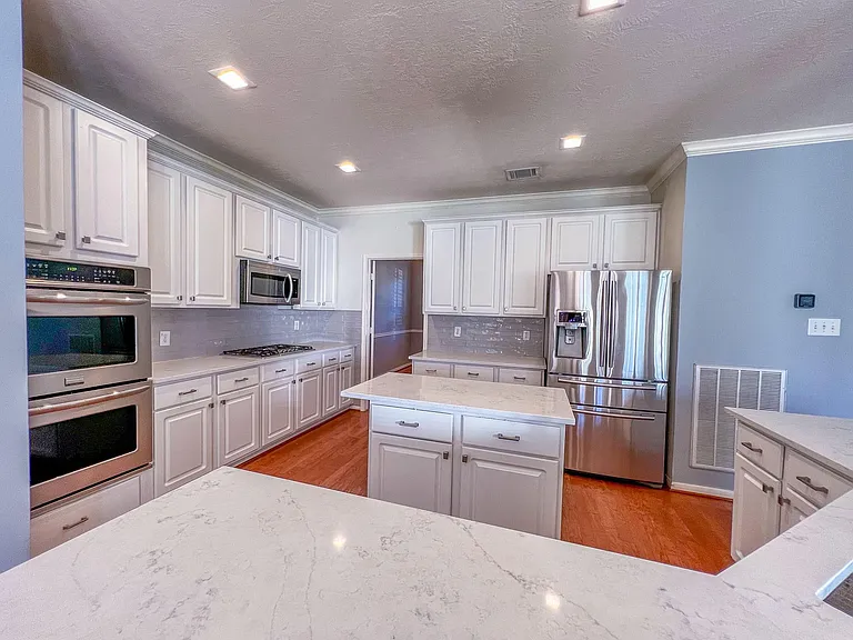 19911 Stonelodge Dr — Photo 14