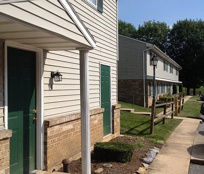 Country Club Rd — Photo 36