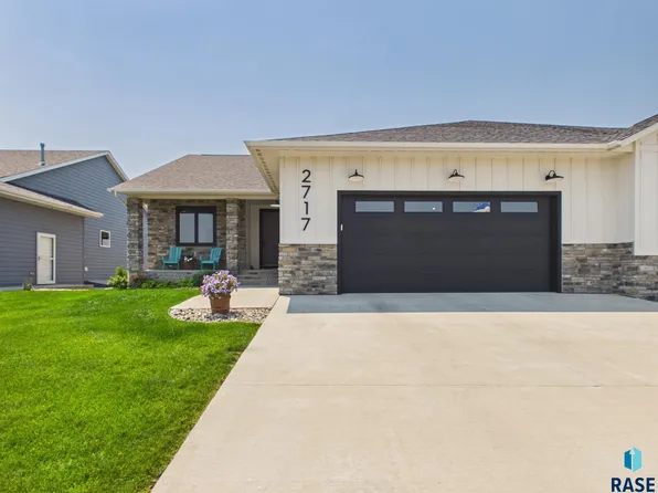 2717 W Oak Hill Dr, Sioux Falls, SD 57108