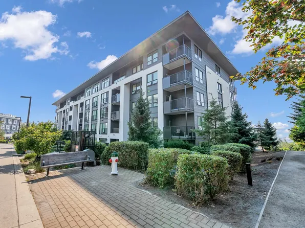 9228 Slopes Mews #402, Burnaby, BC V5A 0E9