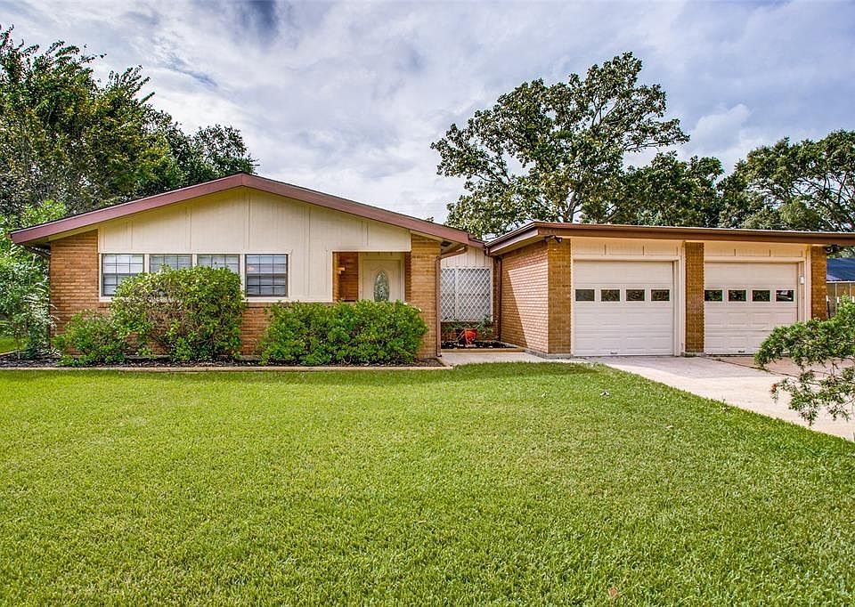 1st image of 2409 Bayou Dr