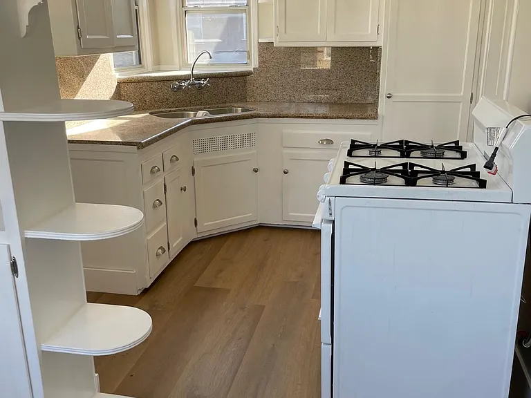 4800 N Lakewood Blvd #4802-1/2 — Photo 4