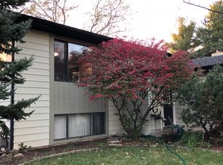 2025 Savannah Rd, Elgin, IL 60123