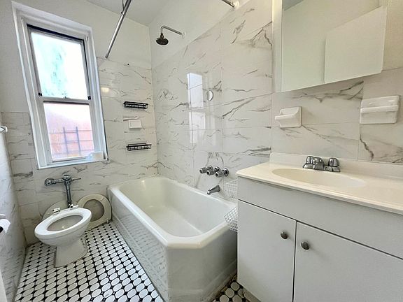 4th image of 3660 Waldo Ave APT 8E