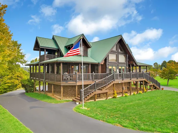 838 Pinnacle Dr, Dandridge, TN 37725