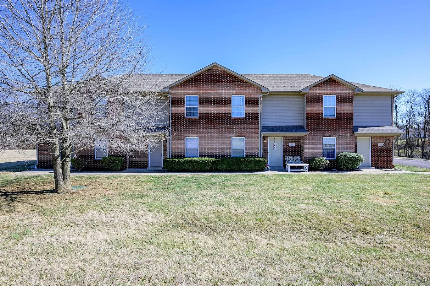 2 bed, 1.5 bath, 1217 sqft, $1,015 — Photo 1