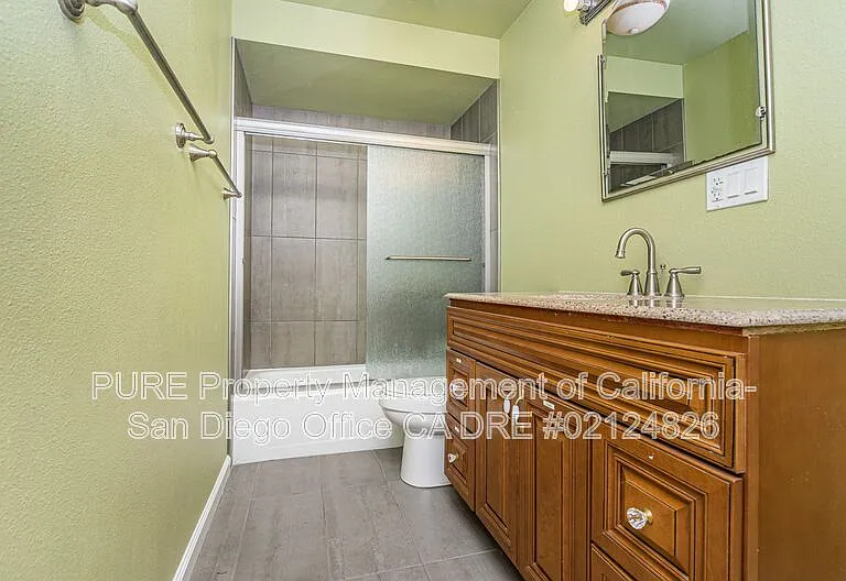 2510 Torrey Pines Rd #209 — Photo 17