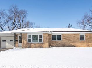 609 Ivy Ln, Bradley, IL 60915