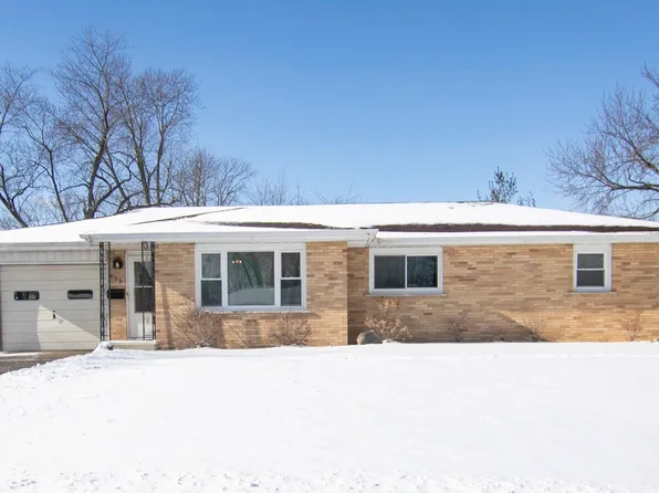 609 Ivy Ln, Bradley, IL 60915