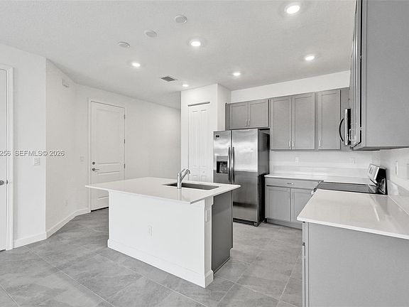 2nd image of 3783 Harborside Ave