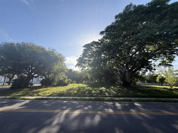 6818 Congress St, New Pt Richey, FL 34653