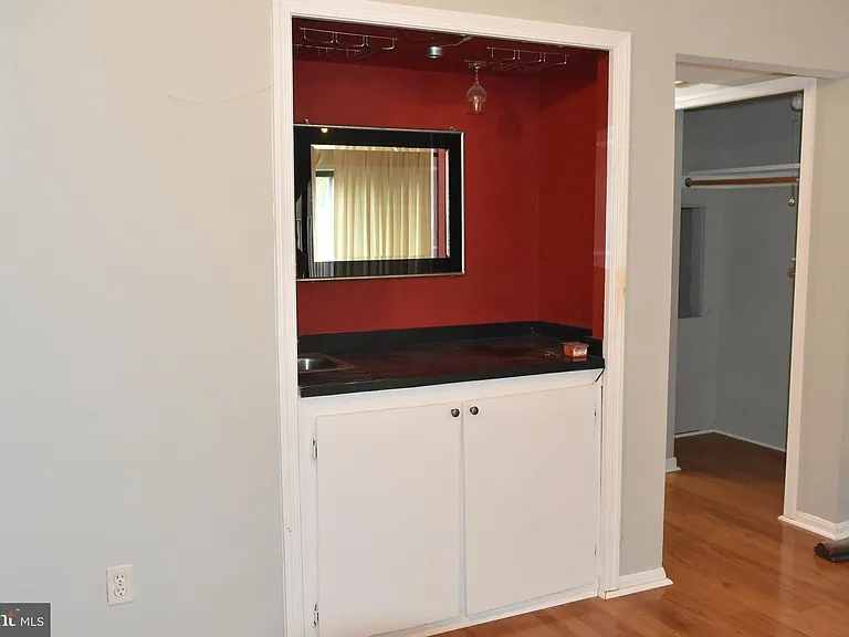 4557 King Edward Ct — Photo 26