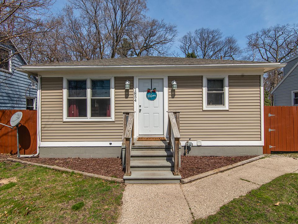 1st image of 1854 Manor Dr
